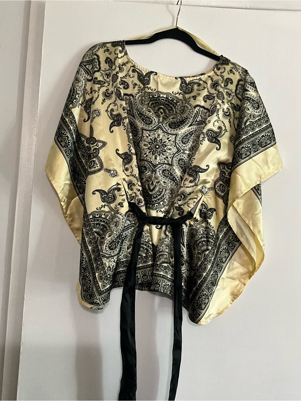 feathers Cream and Black Paisley Tie-Waist Tunic
